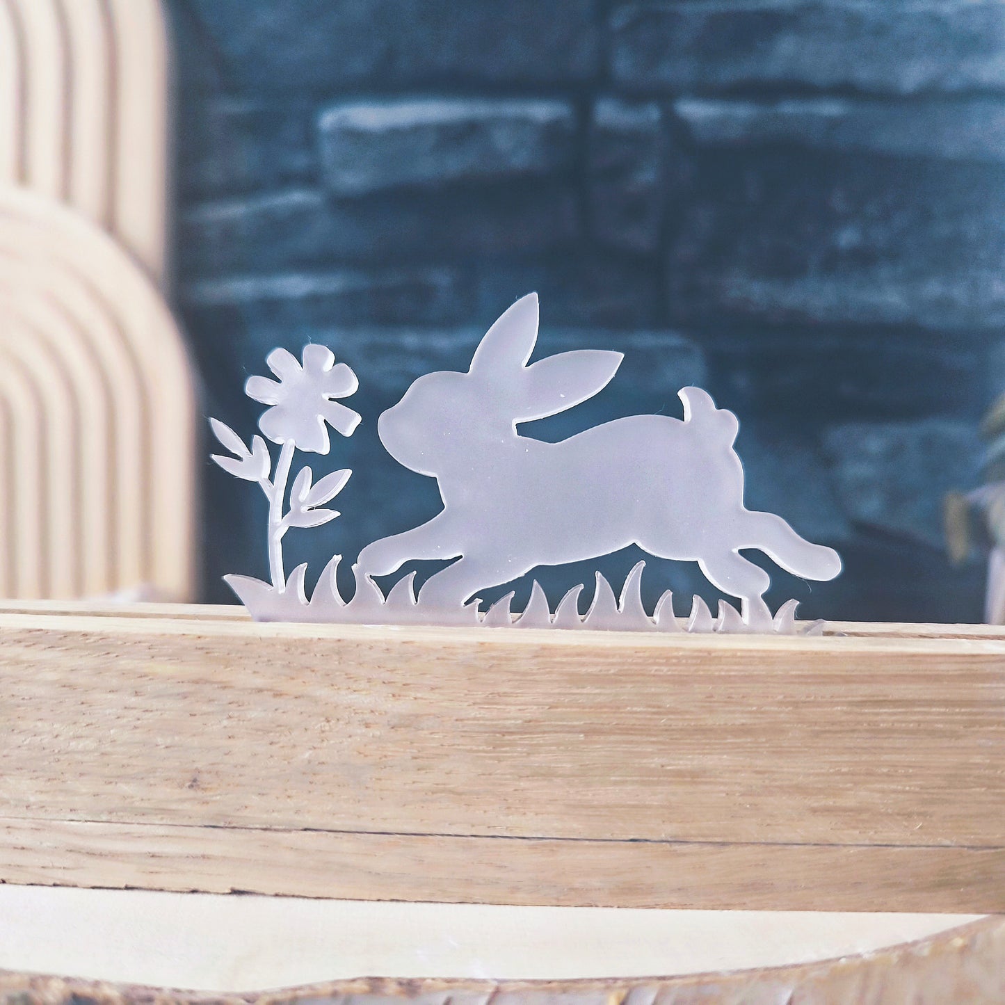 Acryl Hase mit Blume